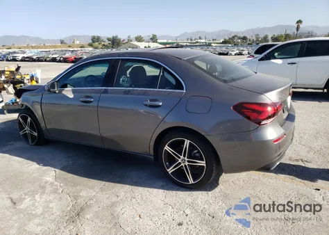 2021 Mercedes-Benz A 220 z USA, uszkodzony, nr VIN W1K3G4EB6MJ316826